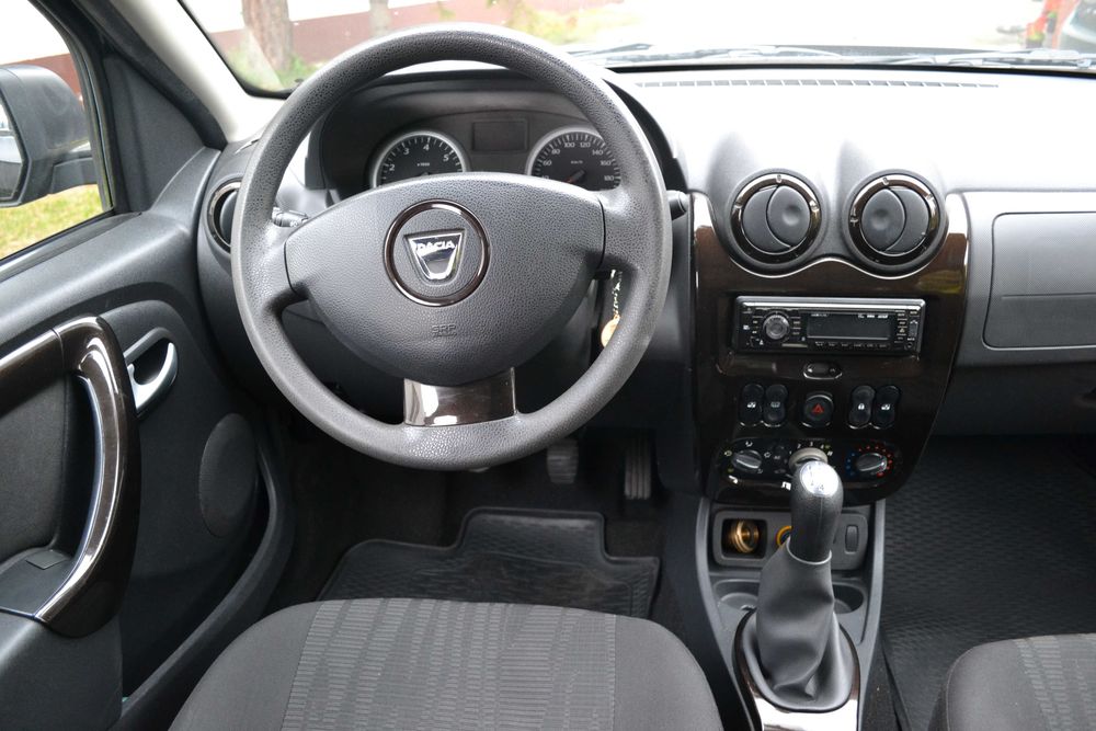 Duster 2010 1.6+LPG 2035 Klima Czarny Zadbany Bardzo ładne auto