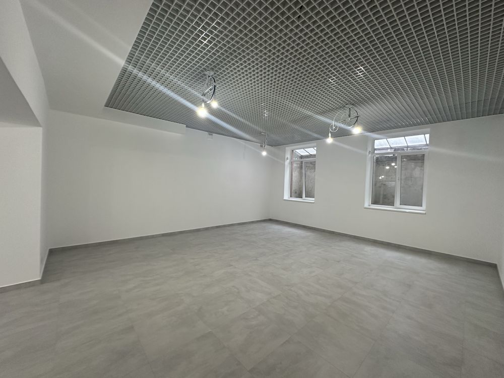Продам в центрі міста приміщення 115м2
