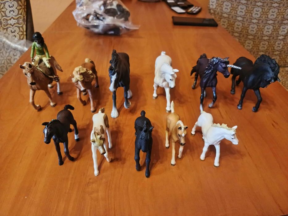 Sprzedam figurki koni Schleich