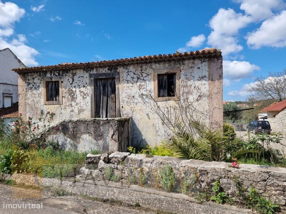Casa Antiga para reconstruir, entre Tomar e Ferreira do Zêzere