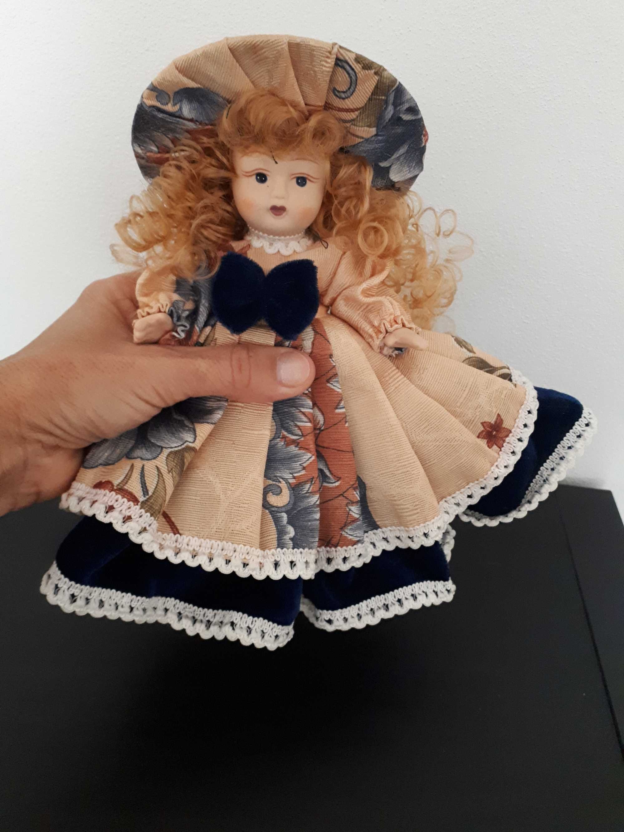 Boneca de porcelana