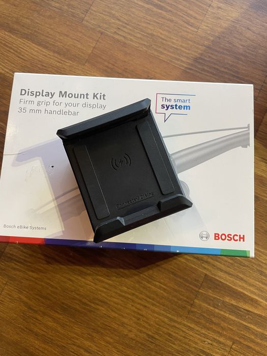 Тримач смартфона Bosch BSP3200 (Smart System) + безпровідна зарядка