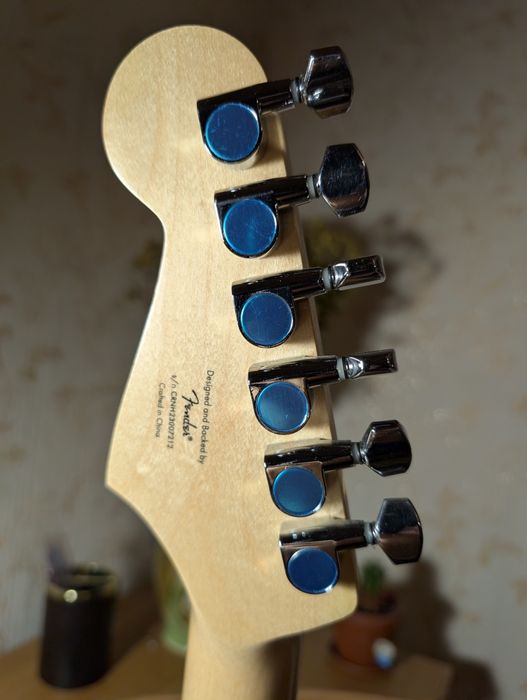 Fender Sguier Sonic Stratocaster. Custom  !