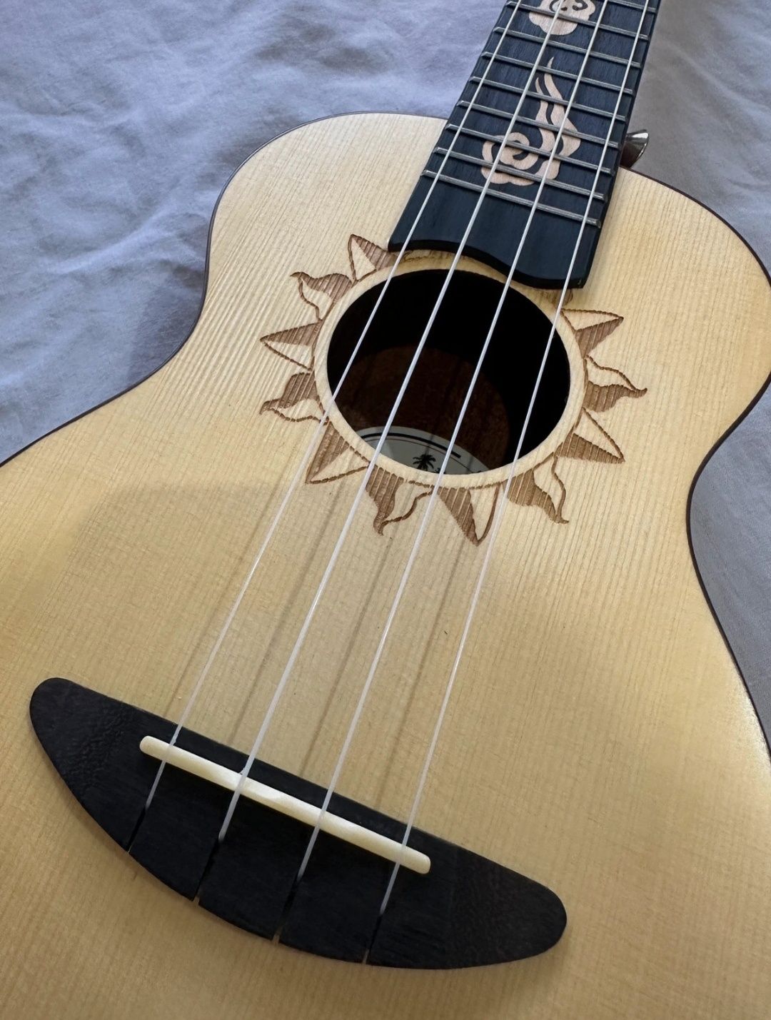 Ukulele soprano donner + extras NOVO