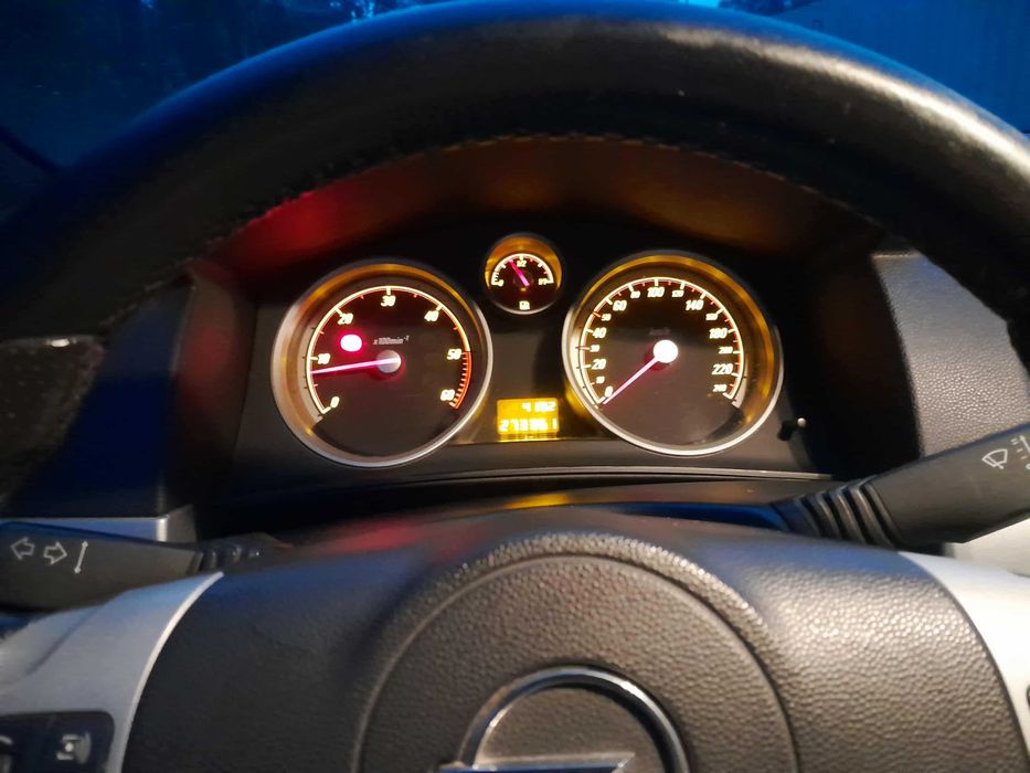 Opel Astra GTC 1.3 Sport