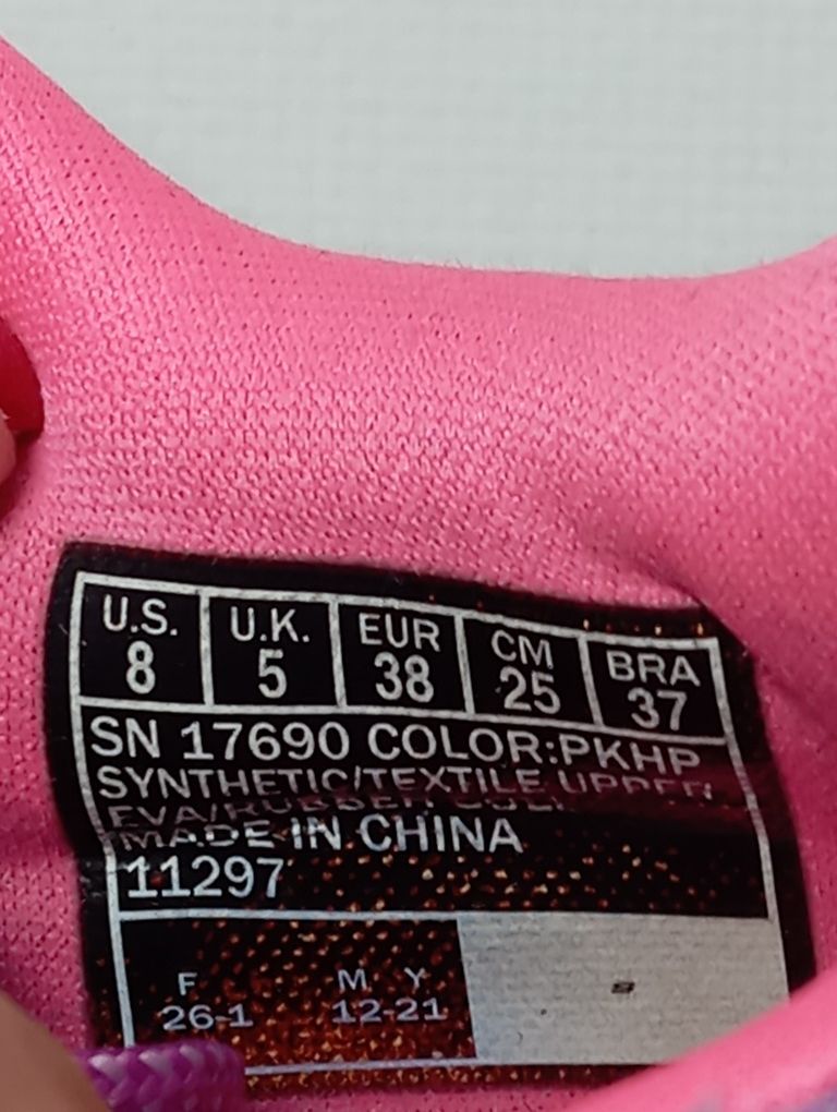 Продам кросівки Skechers