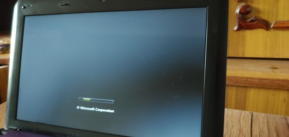 Нетбук MSI U135DX ddr3-2ГБ, ссд-128ГБ