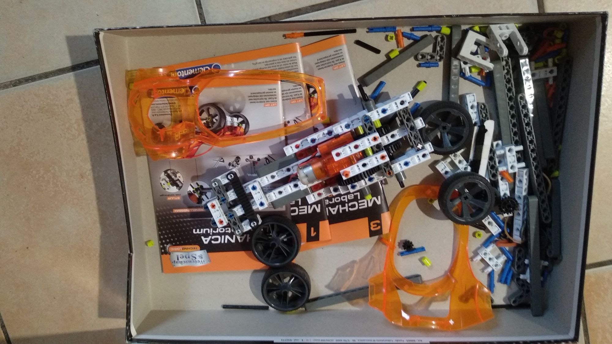 Technika Laboratorium Clementoni