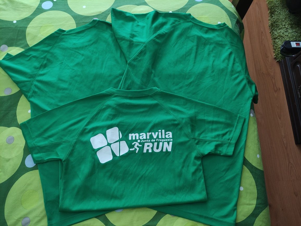 T-shirt de Corrida Verdes - Tamanho S e M - Novas

Cada uma 3 euros.