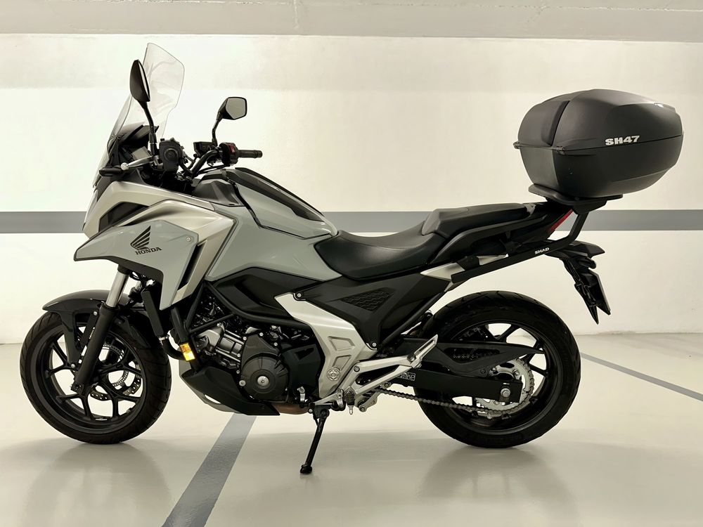Honda NC 750 X . Manutenção dos 12.000 km realizado; selo pago