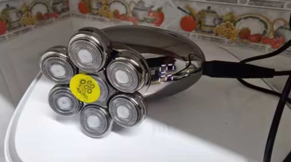 Машинка для стрижки 5 в 1 триммер, электробритва, бритва для носа и др