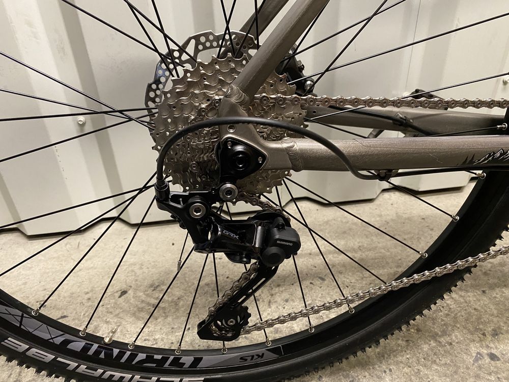 Стан нового Рама М Гравійний велосипед Kellys Soot 50 Shimano GRX