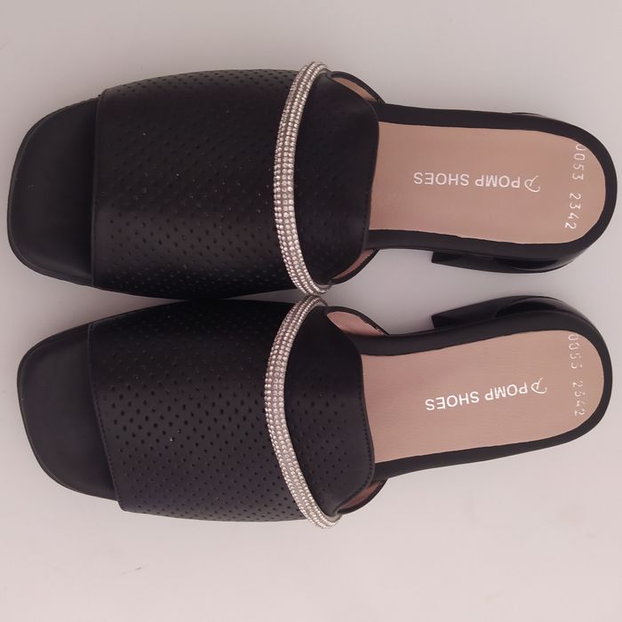 Шкіряні шльопанці розпродаж