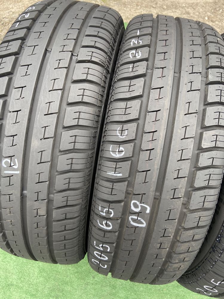 Шини 205/65 r16c Continental. Протектор 100%