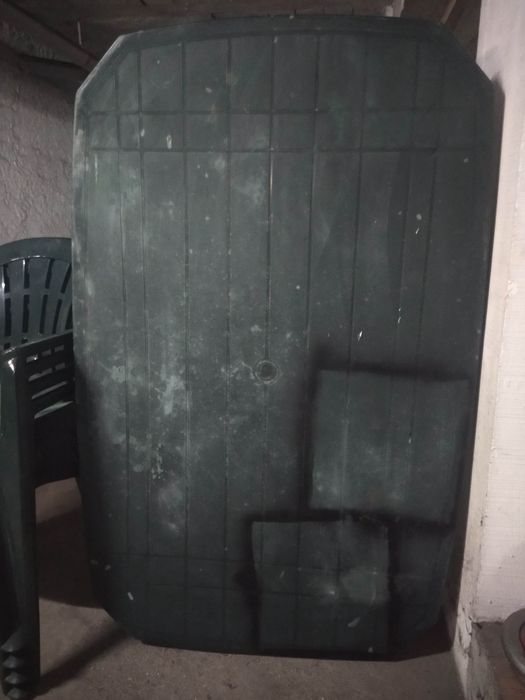 Mesa de plástico + 4 cadeiras