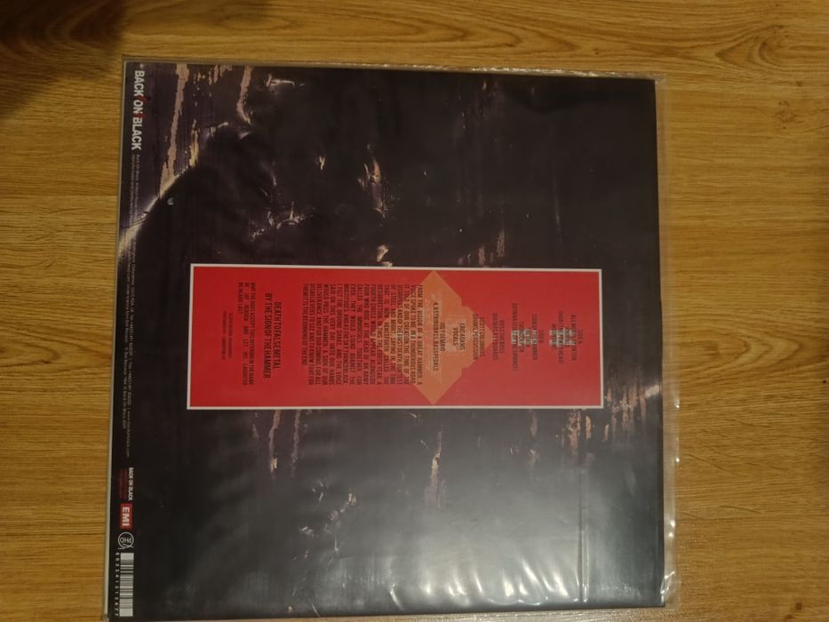 Manowar – Sign Of The Hammer