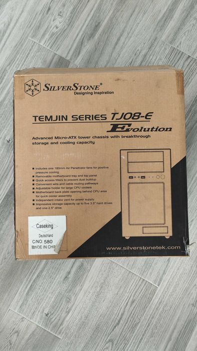 Obudowa komputerowa micro-ATX SilverStone TJ08-E Evolution - komplet