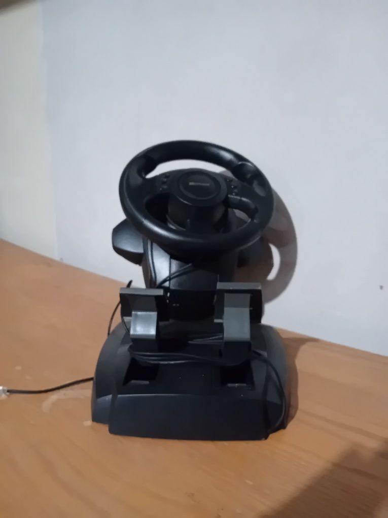 Volante com pedais