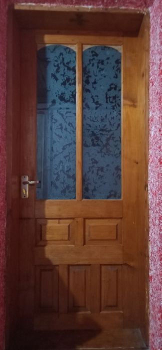 Продаються двері