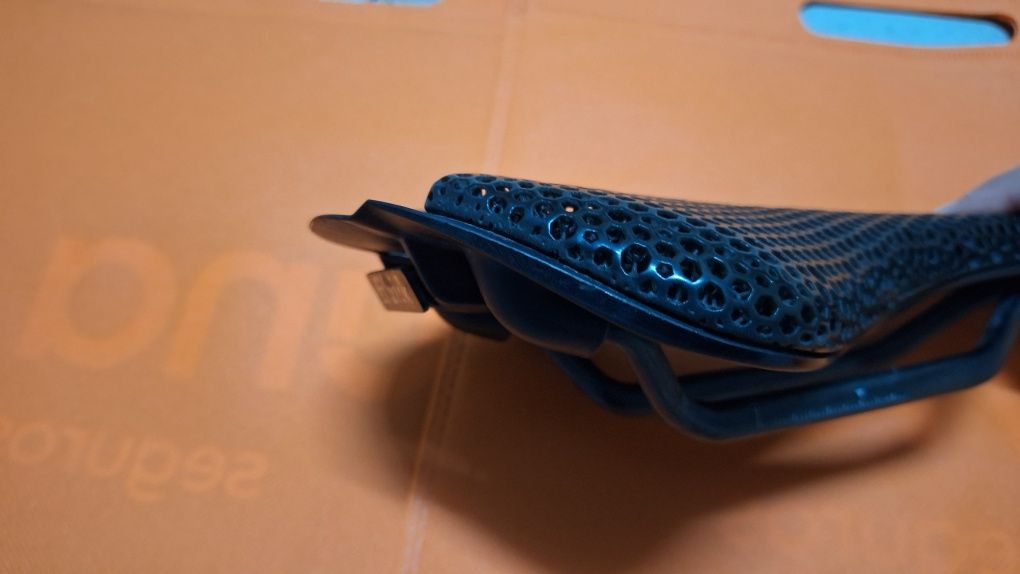 Selim Fizik Antares Versus Evo Adaptive