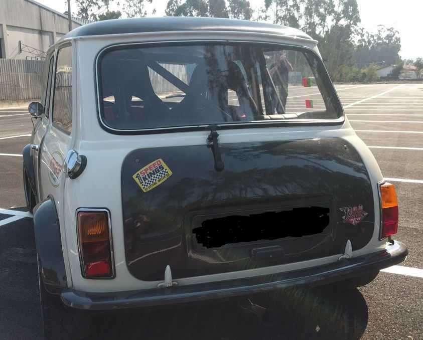 Mini 1275 GT para passeios e provas desportivas.
