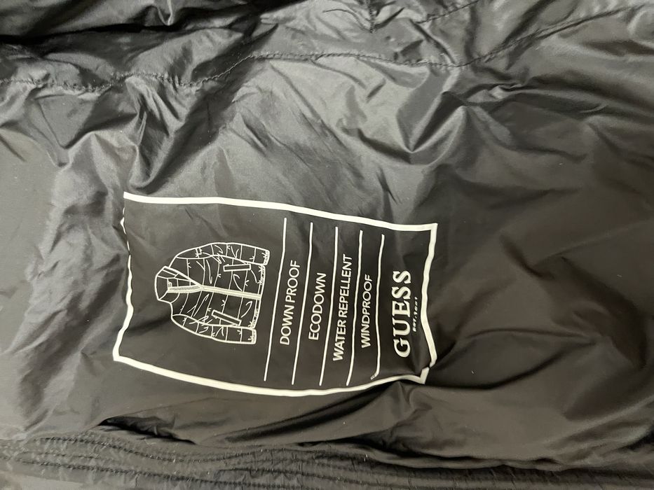 Куртка guess в ідеальному стані розмір хл