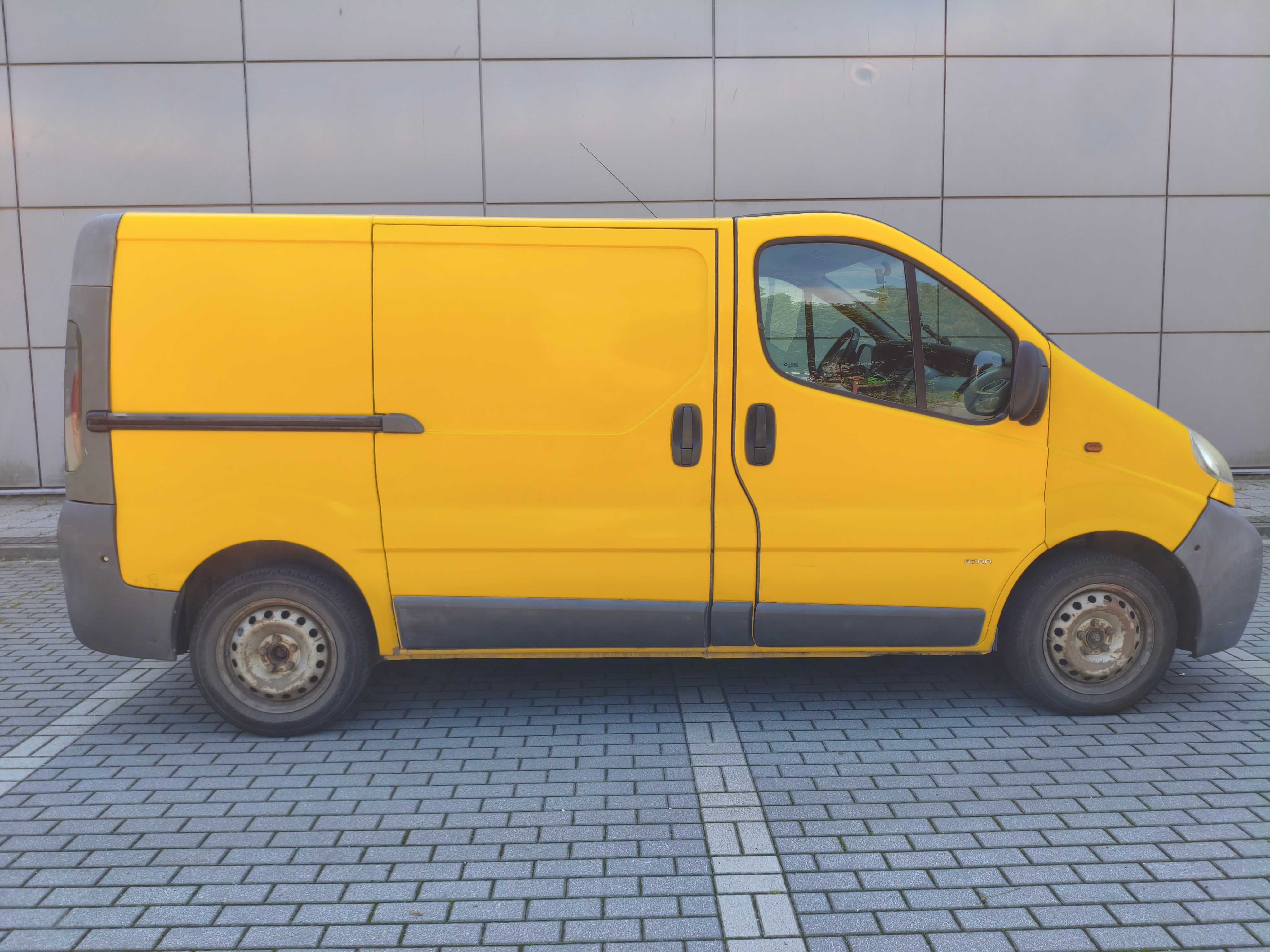 Sprzedam Opla Vivaro  1,9 diesel furgon 2004r