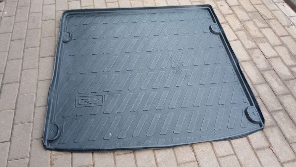 MATA bagażnika wykładzina wanna AUDI Q7  oryginał
