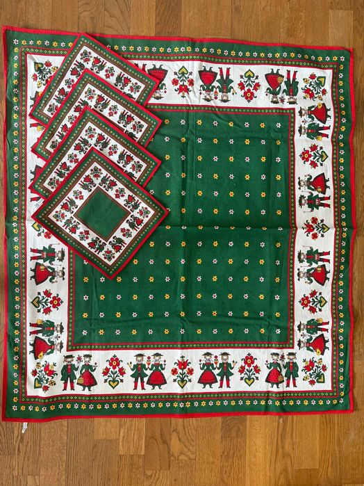 Komplet obrus i 4 serwetki – folklor, 100% bawełna (Kolf, Włochy)