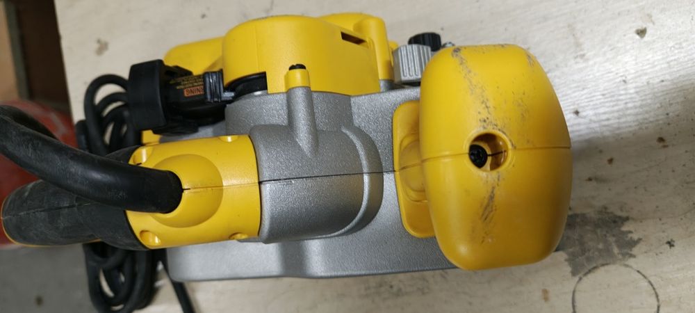 Szlifierka taśmowa DW433