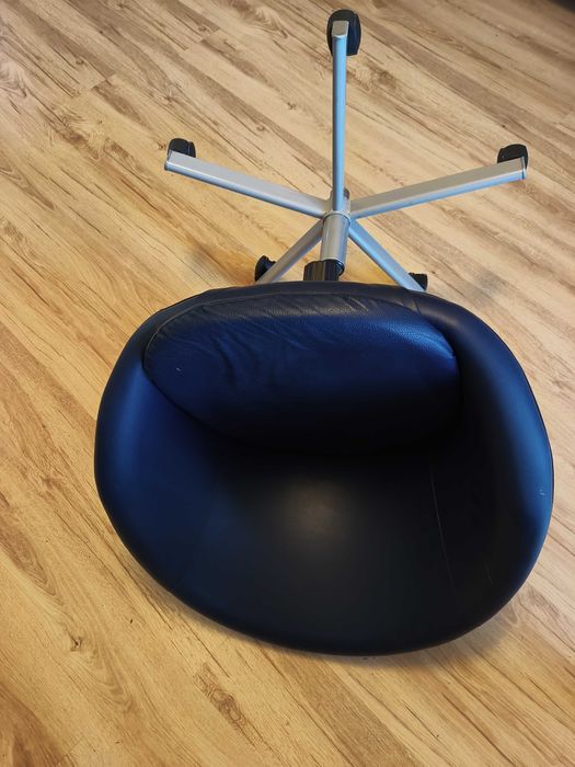 IKEA SKRUVSTA Krzesło obrotowe Fotel ekoskóra