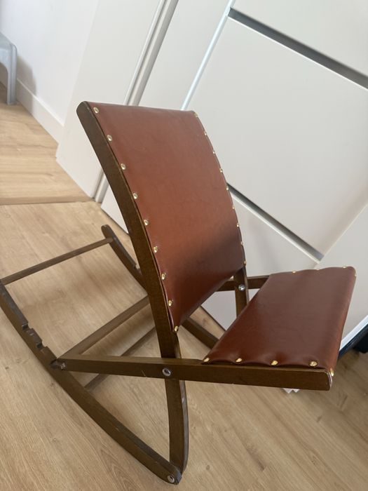 Podnóżek skórzany