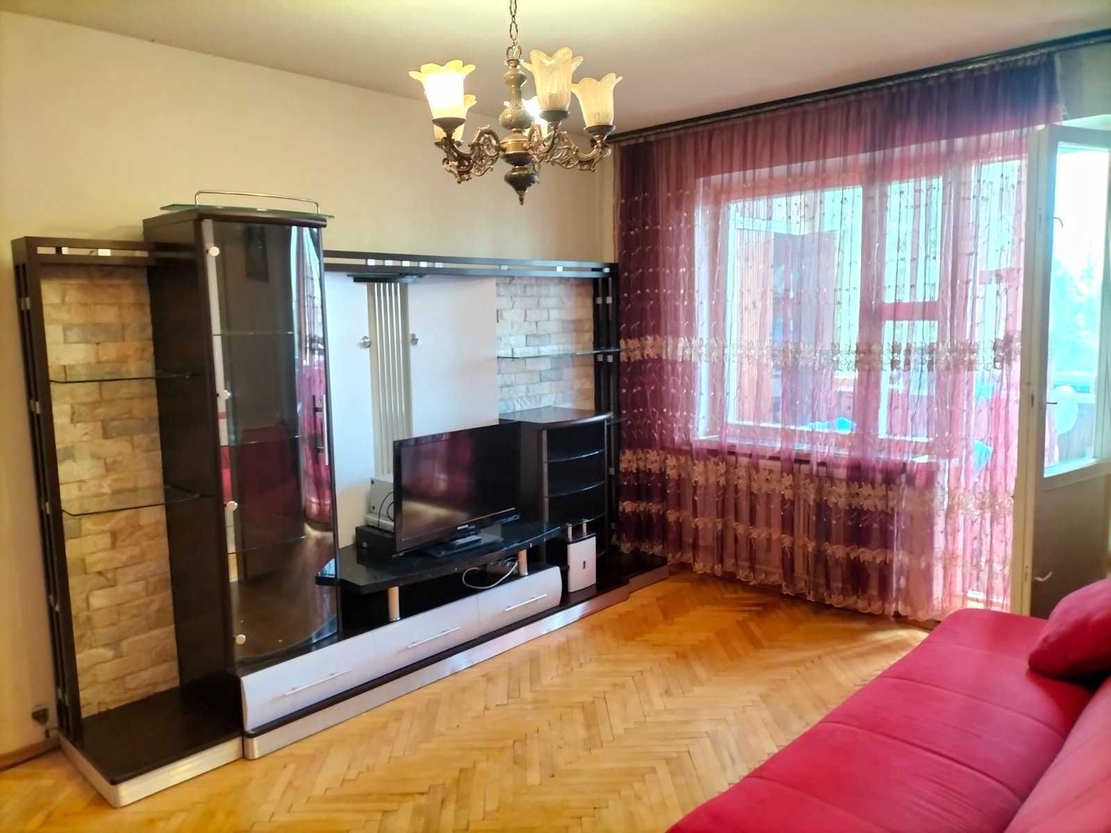 Продам 2к квартиру метро Політех, Старокиївська 9 Шевченківський район