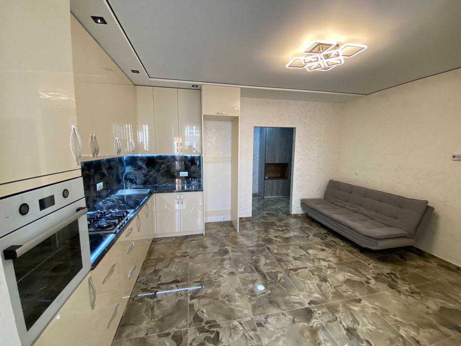 Новобудова з гарним ремонтом підходить під іпотеку