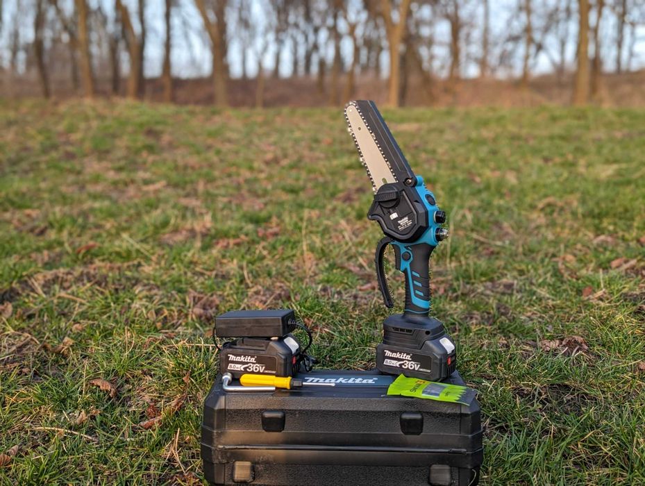 Акумуляторна Міні пилка Makita BCS250BL 36V 6Ah