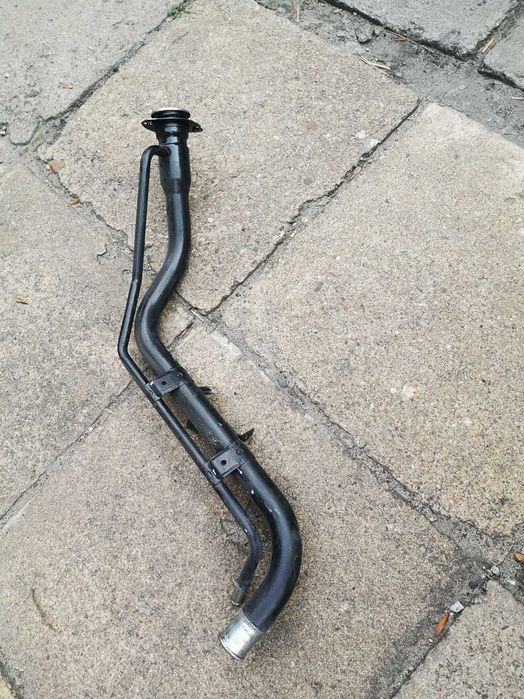 Suzuki kizashi rura wlewu paliwa jak nowa