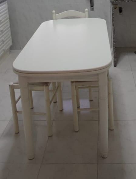 Vende-se mesa extensível branca