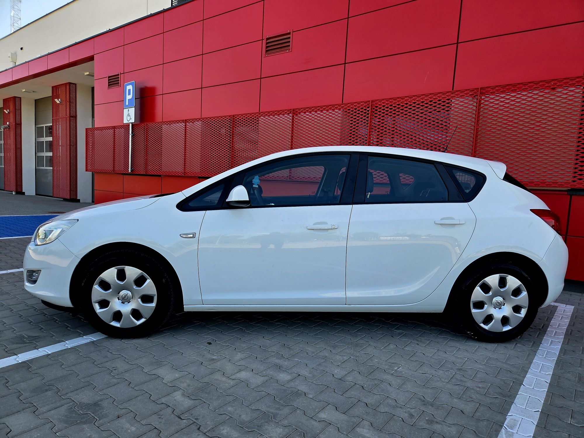 Opel Astra 1.4 benzyna 2011 rok * PIĘKNY biały kolor