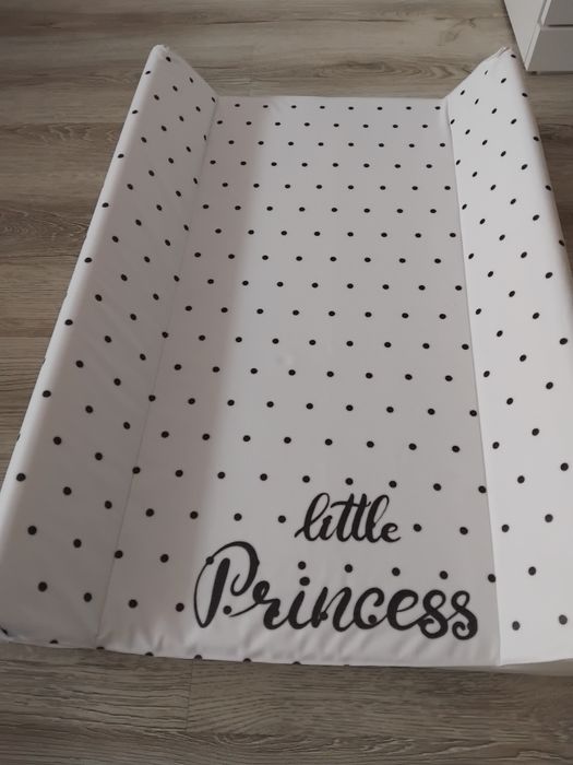 Przewijak na łóżeczko