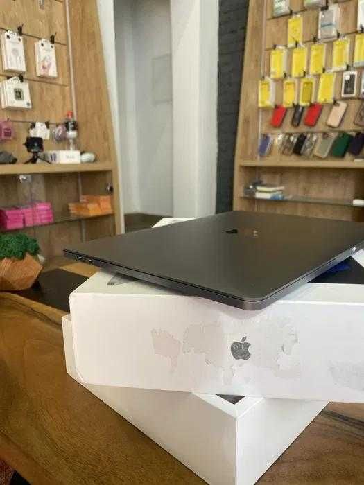 Ноутбук Apple MacBook Pro 13" M2 8/256 Space Gray (MNEH3) 2022