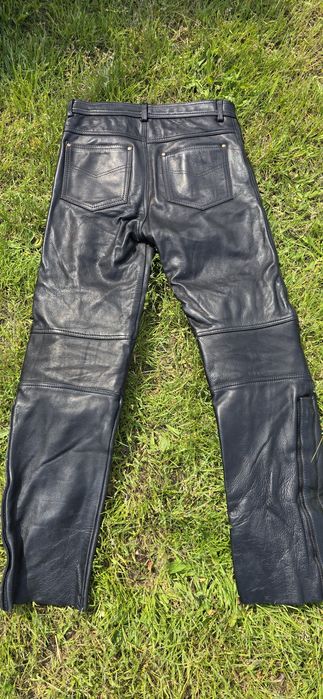 Spodnie skórzane na motocykl
