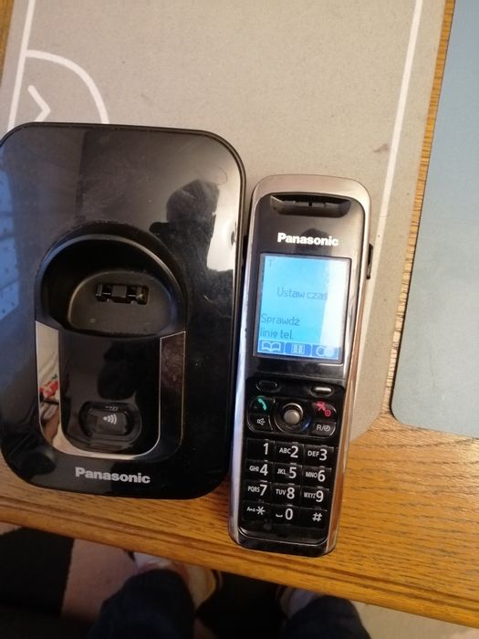 Telefon Panasonic. Model KX TG 8411PD