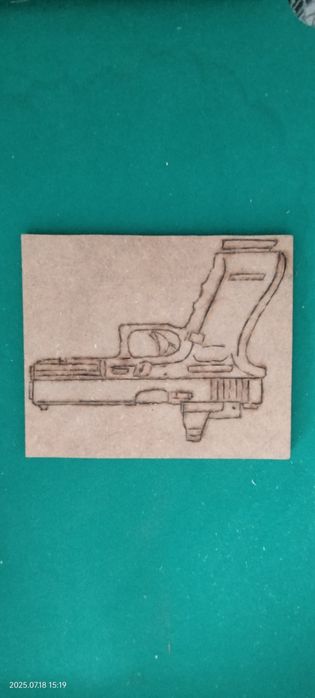 Glock 17 ozdoba dla pasjonata militariów