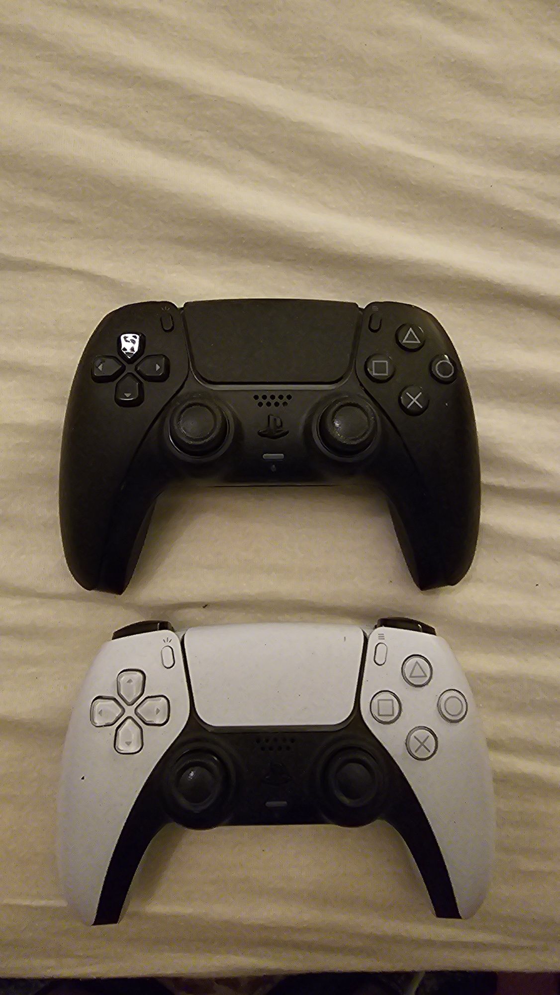 2 PS5 dualsense controller