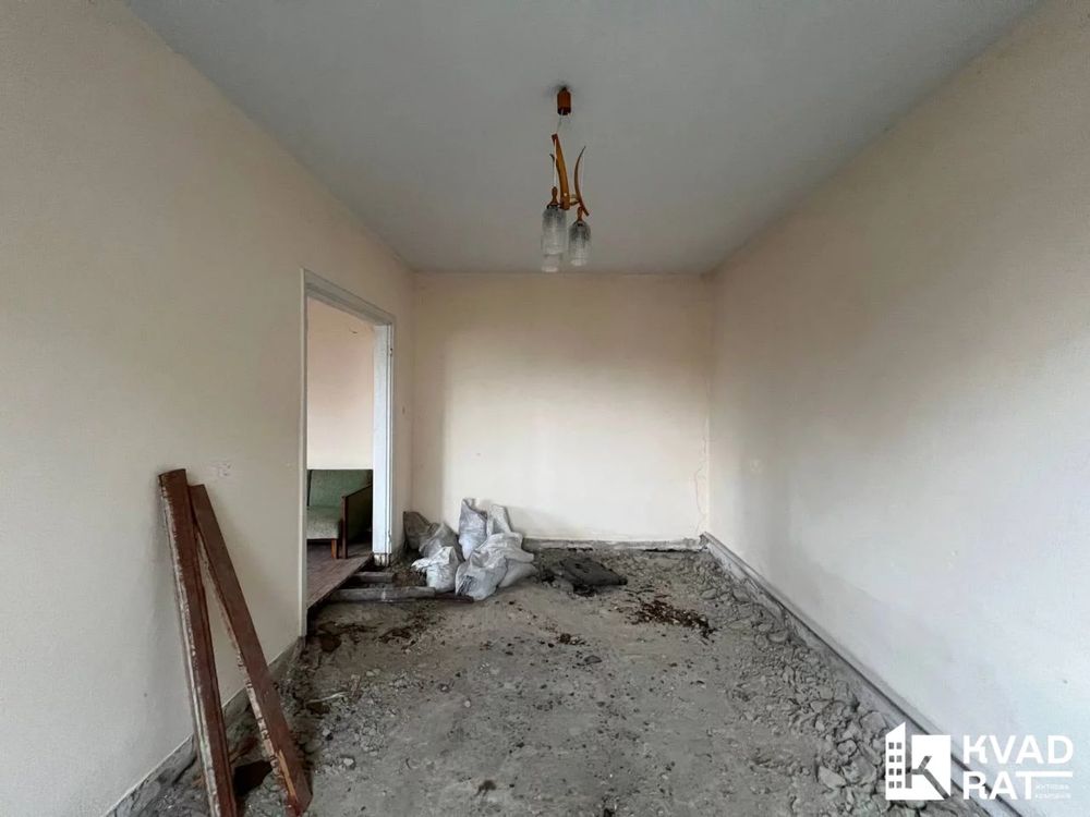 Продається будинок у центрі с. Єзупіль