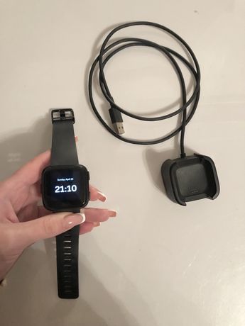 zegartek smartwatch Fitbit Versa FB505 czarny