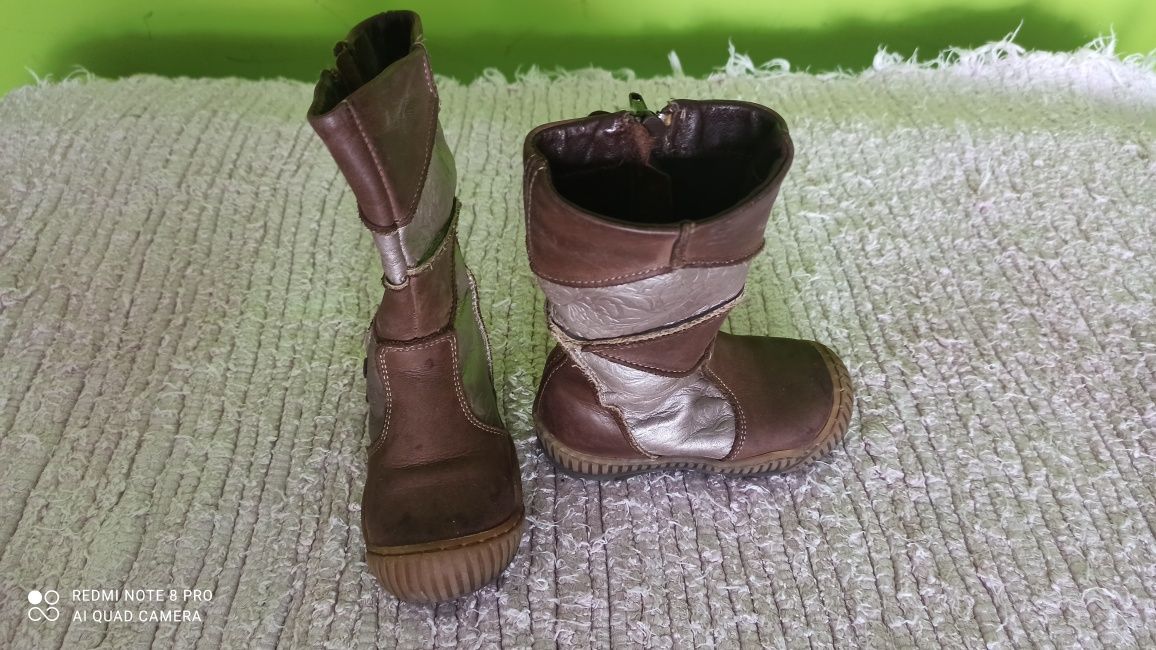 Botas de pele para menina número 22