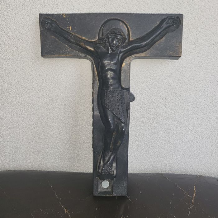 Figurka Jezusa Zmartwychwstały