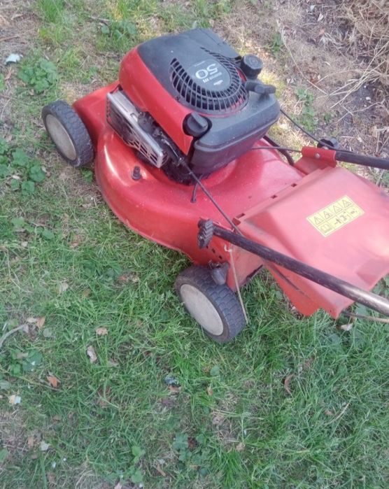 2 kosiarki spalinowe z napędem (silnik Briggs&stratton)"czytaj opis"