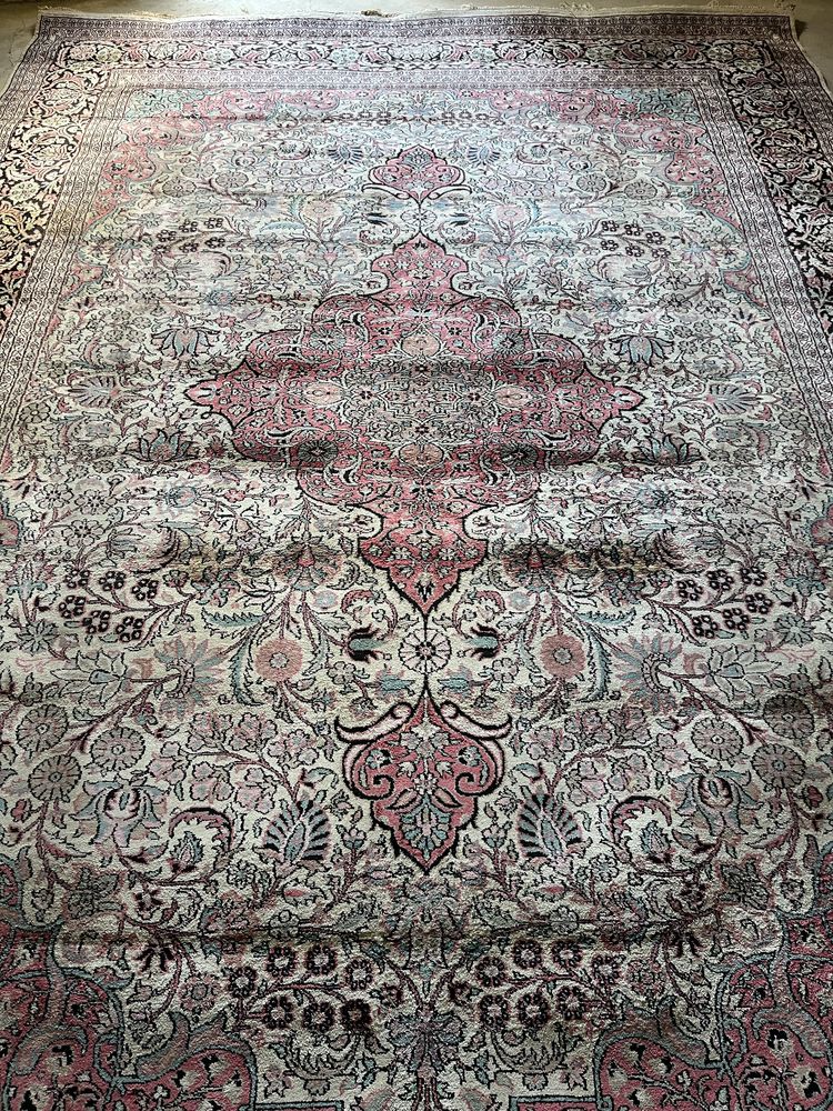 Persian Carpet - 2.66 m x 3.8 m